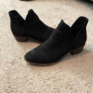 Lucky brand suede ankle bootie